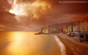 Una vista di Camogli, Liguria, se la Terra avesse una atmosfera densa e arancione come quella di Titano, la luna di Saturno. Una creazione SpeakScience per OcchiSuSaturno 2015